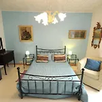 Chez Madeleine Bed & Breakfast 3*