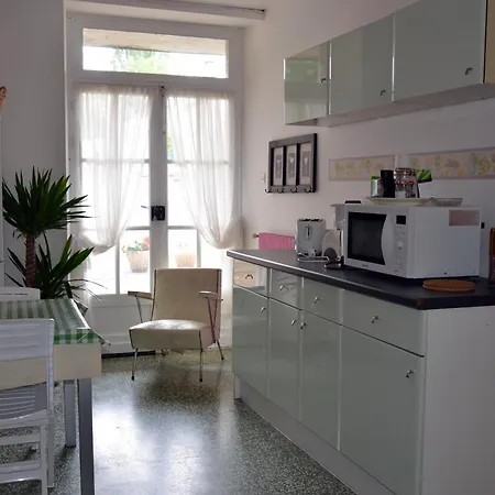 Chez Madeleine Bed & Breakfast Saint-Colomb-de-Lauzun