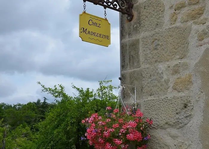 Chez Madeleine Couette-café Saint-Colomb-de-Lauzun