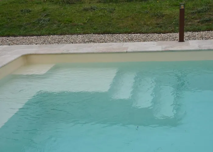 Alojamento de Acomodação e Pequeno-almoço Chez Madeleine 3*