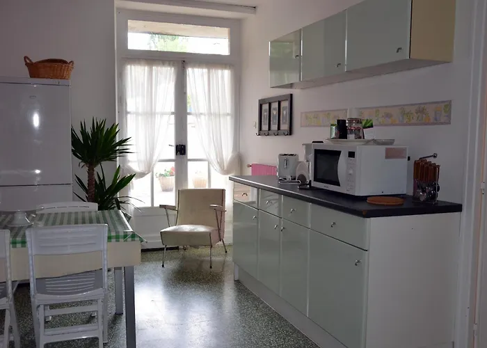 Chez Madeleine فندق مبيت وإفطار Saint-Colomb-de-Lauzun