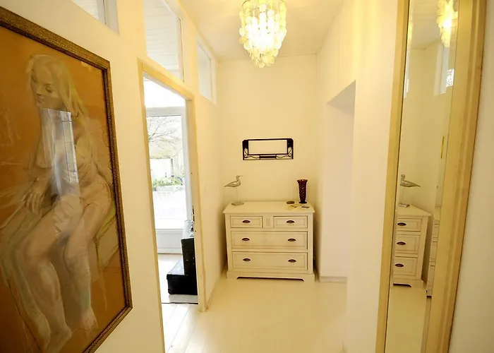 فندق مبيت وإفطار Chez Madeleine 3*